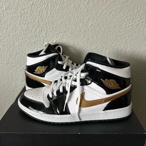 Air Jordan 1 Mid SE - Black/Metallic Gold - White